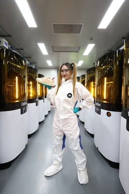 與阿迪達(dá)斯一同前往4D打印工廠,見證4D技術(shù)的無限可能性